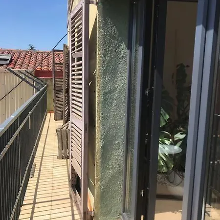 Piso En Casa De Pueblo *